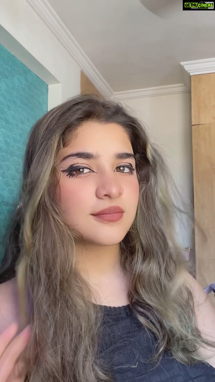 Ananya Agarwal Instagram - i could be a better boyfriend than him?
