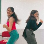 Ananya Agarwal Instagram - “Let’s make reels!” . . . . . . . #heather #bestfriends #trendingreels #trending #offlinecollege #pinkpinkpink #pinkpinkpinkgirlsgirlsgirlsglitterglitterglittertwisltwirls #explorepage