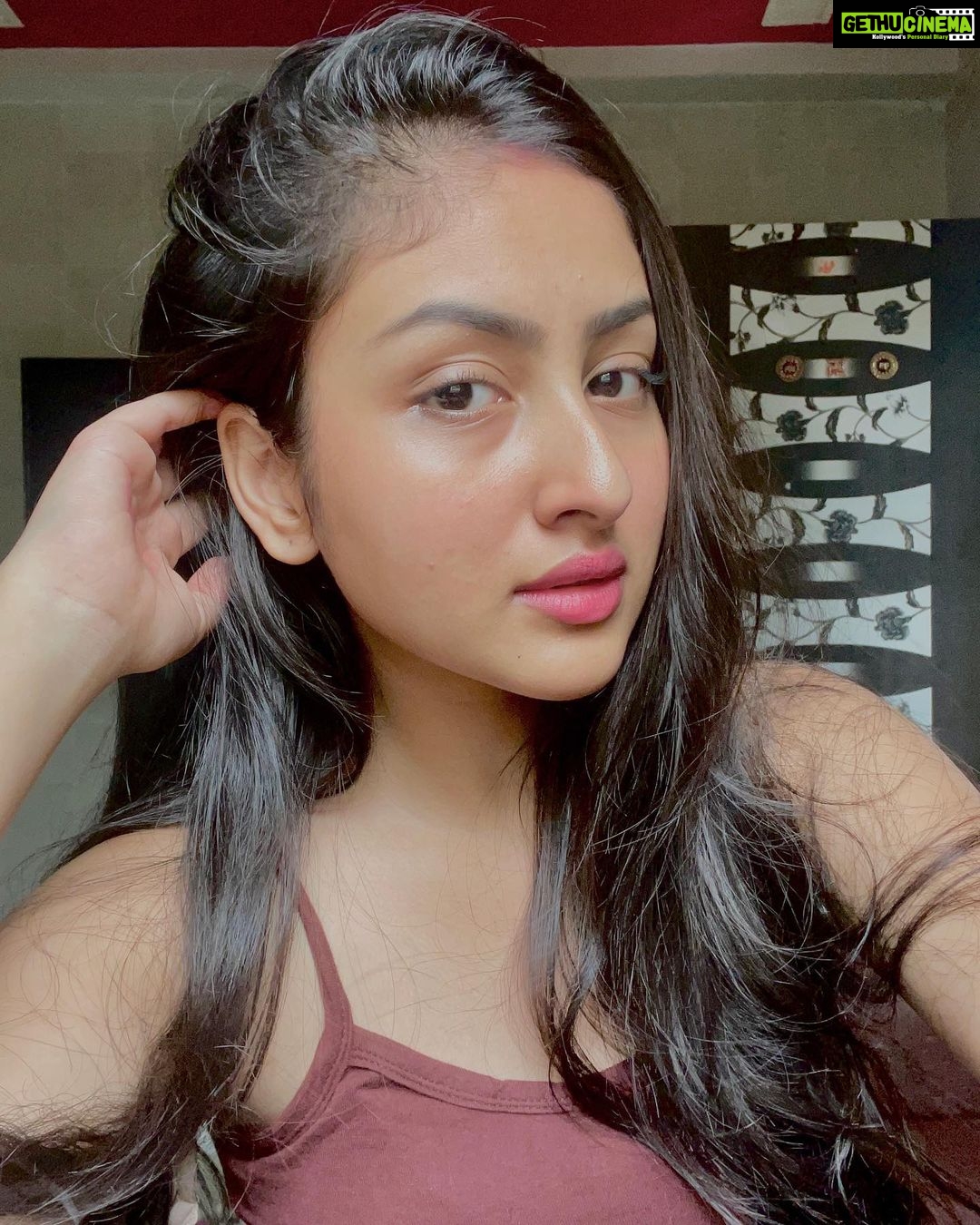 Anchal Sahu Instagram - If it makes you happy, then it doesn’t have to make sense to anybody else🤎