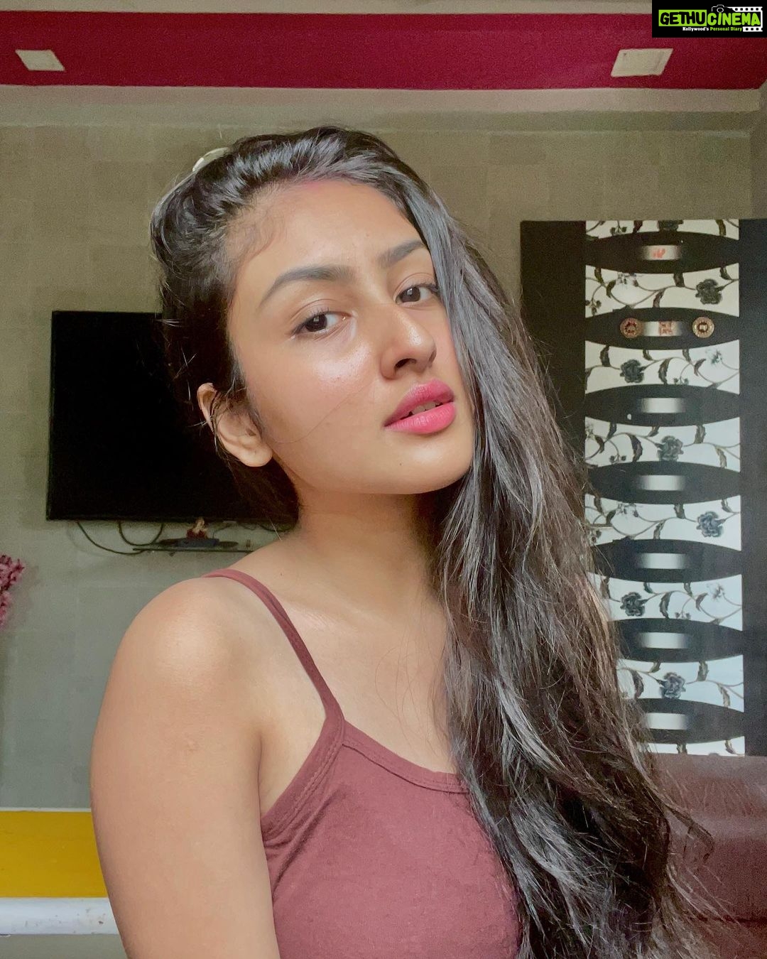 Anchal Sahu Instagram - If it makes you happy, then it doesn’t have to make sense to anybody else🤎