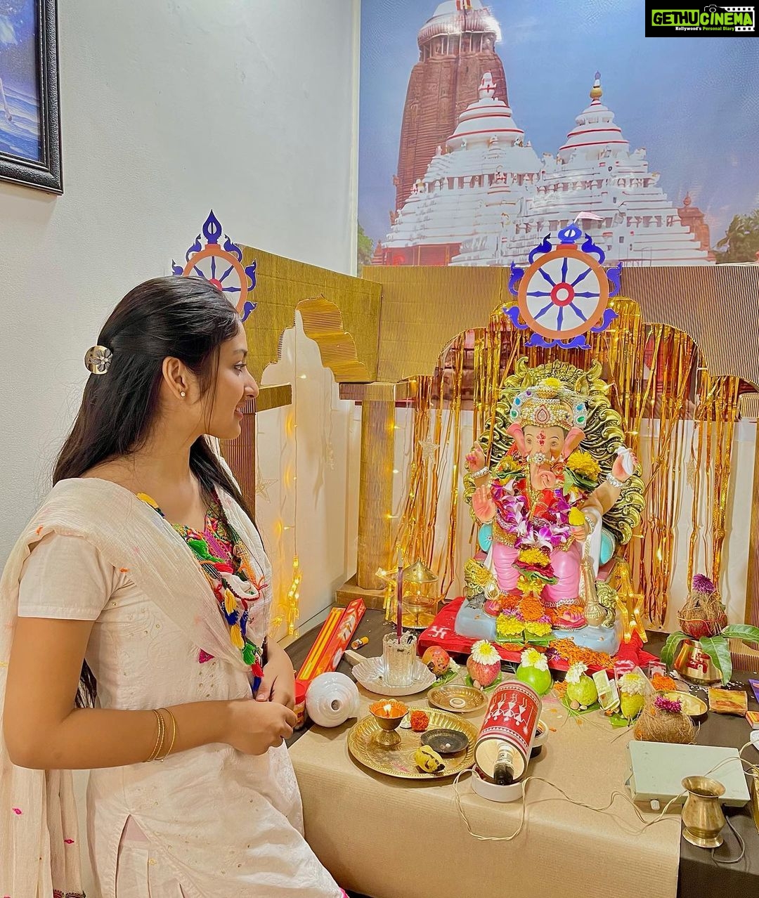 Anchal Sahu Instagram - गणेश चतुर्थी च्या हार्दिक शुभेच्छा !🤍 #ganeshchaturthi2021