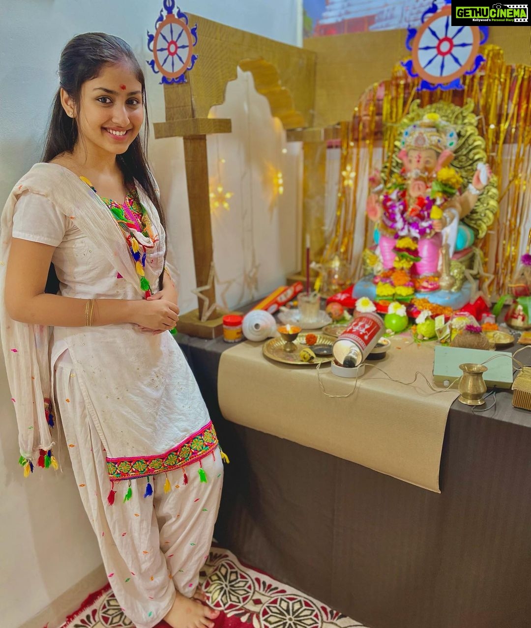 Anchal Sahu Instagram - गणेश चतुर्थी च्या हार्दिक शुभेच्छा !🤍 #ganeshchaturthi2021
