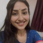Anchal Sahu Instagram - उँगलियों से कल की रेत बहने दे, आज और अभी मे खुद को रेहने दे ✨