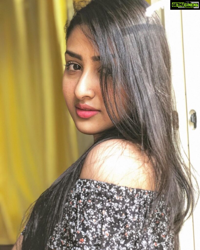 Anchal Sahu Instagram - And everybody’s watching her, But she is lookin’ 👀 at YOUU. . . 📸: Mumma❤️