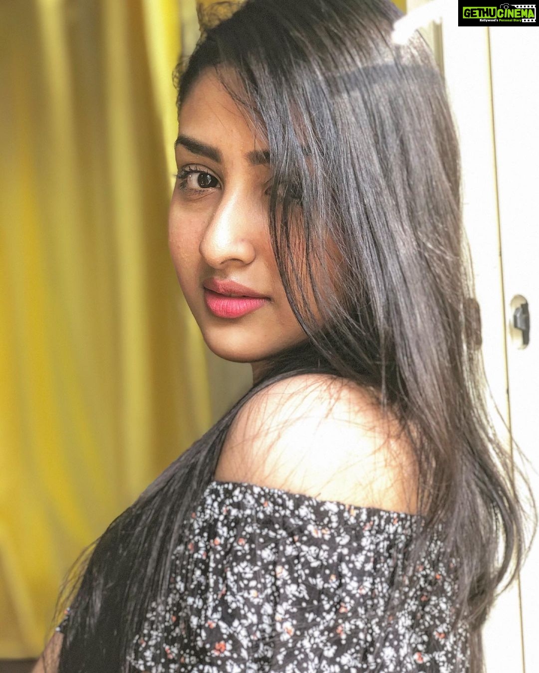 Anchal Sahu Instagram - And everybody’s watching her, But she is lookin’ 👀 at YOUU. . . 📸: Mumma❤️