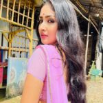Anchal Sahu Instagram - Baramde Purani hai nayi si dhoop hai, joh Palke khat khata raha hai kiska roop hai💕 . . Keep watching Barrister babu every mon-fri 8:30pm only on @colorstv #barristerbabu 🤍