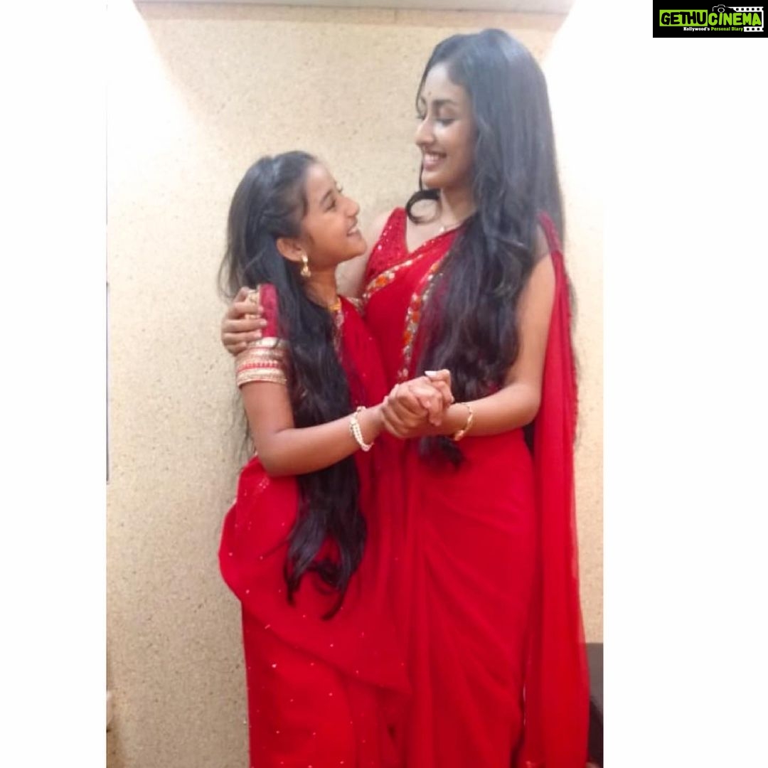 Anchal Sahu Instagram - The BONDITA’s❤️ Meeting yourself after 8 years would have looked like this! Some bonds are just unexpressed but you do have a lot of love and respect at your heart💕 This little munchkin is soo much fun to work with✨ How was today’s episode? #barristerbabu