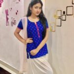 Anchal Sahu Instagram - उँगलियों से कल की रेत बहने दे, आज और अभी मे खुद को रेहने दे ✨