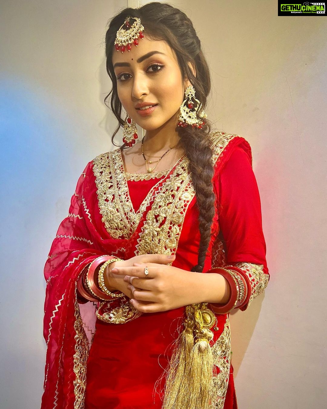 Anchal Sahu Instagram - आप इस तरह तो होश उड़ाया ना कीजिए , यु बन सवर के सामने आया ना कीजिए !♥️