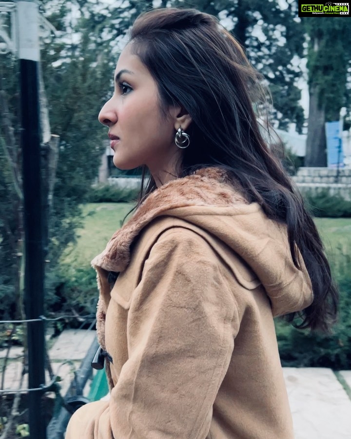Anchal Sahu Instagram - Tum aadat bano humari Hum bigad jaayengee!! Mussoorie-Queen Of Hills