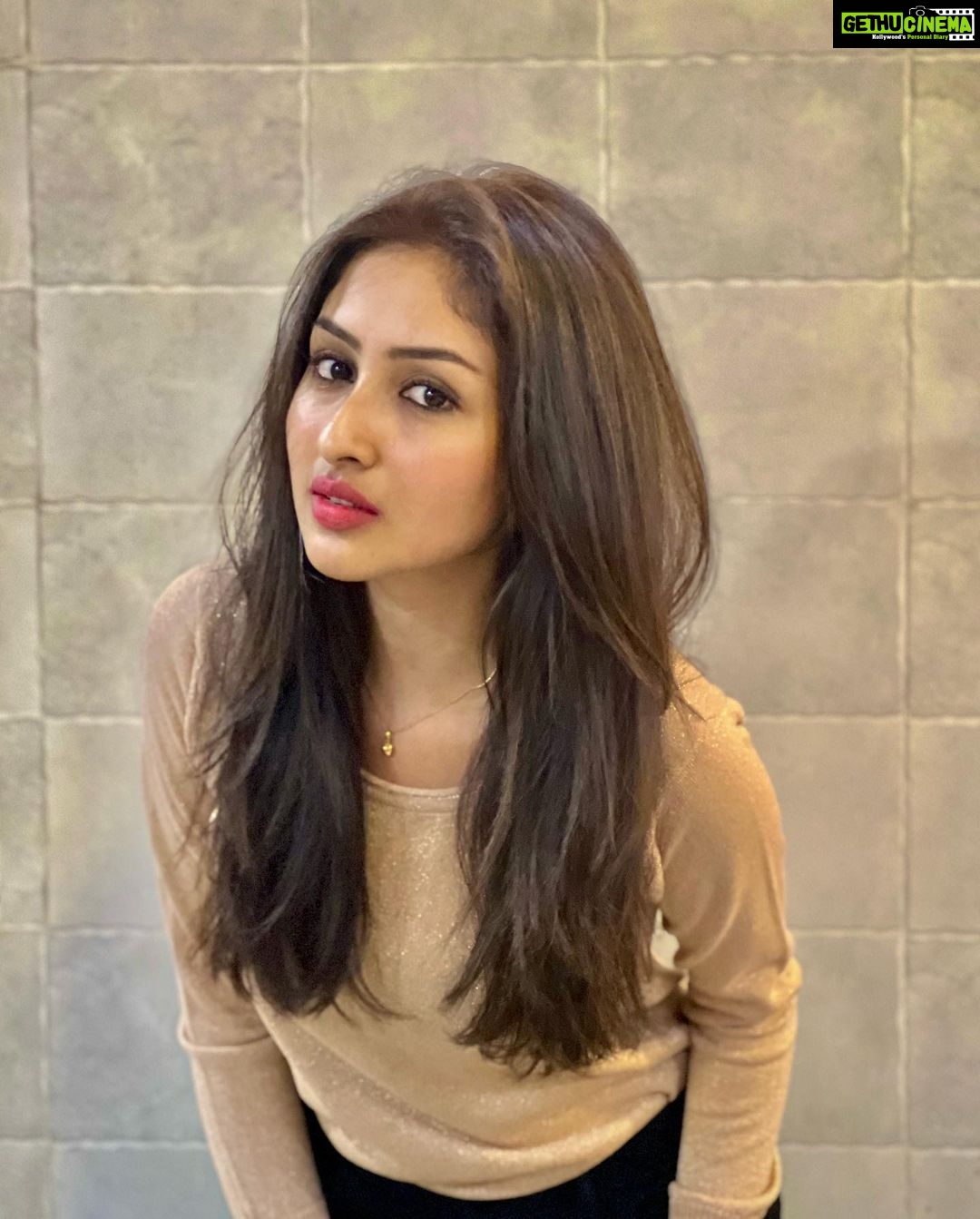 Anchal Sahu Instagram - Naina nu pata hai , Naina di khata hai…🤎