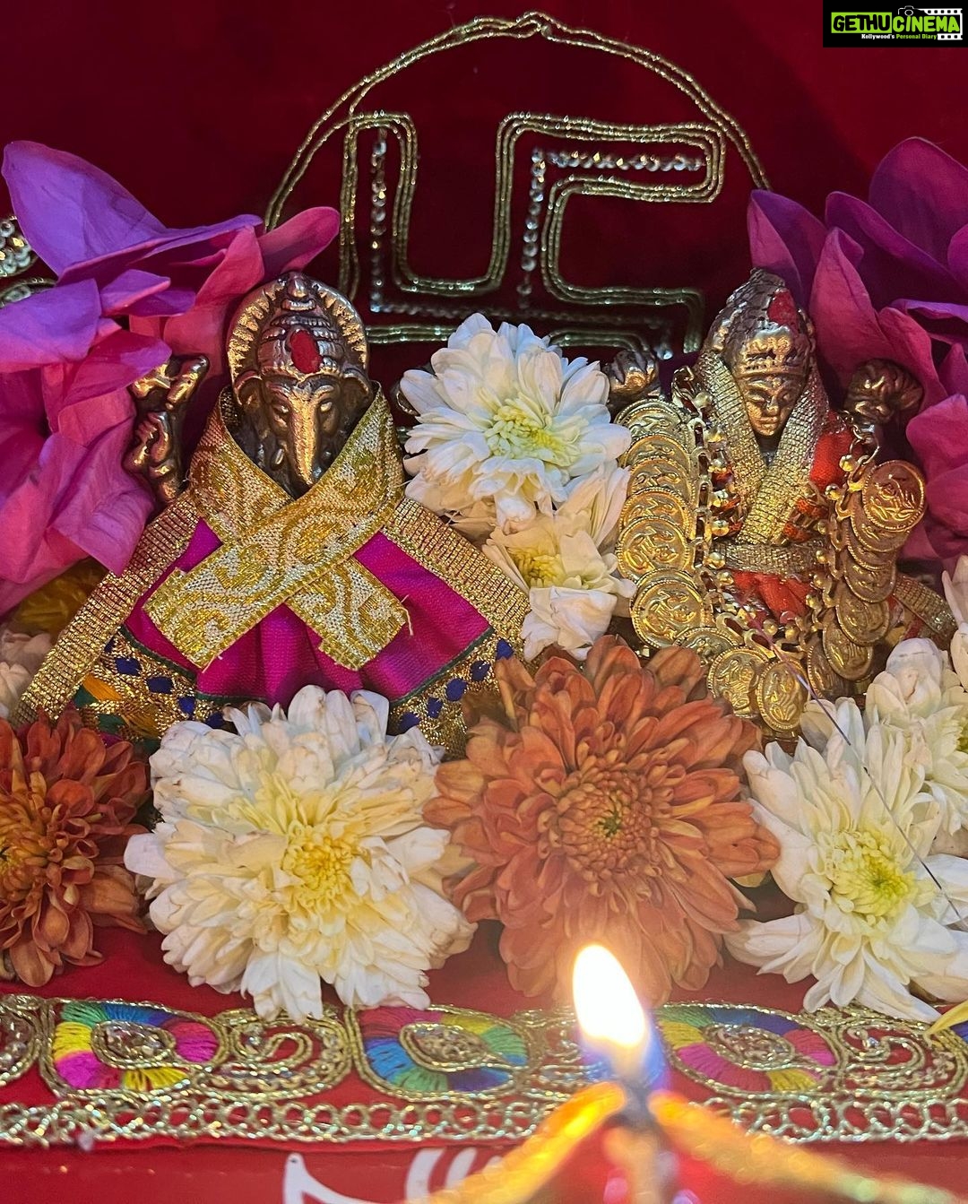 Anchal Sahu Instagram - Happy Diwali!! Here’s to love, light and laughter💛😇 #Diwali2022