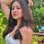 Anchal Sahu Instagram - Tennu takeya hosh hi bhul gayi! 🤍🤍 Outfit: @the.chicstreet