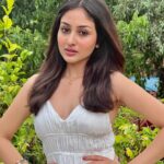 Anchal Sahu Instagram - Tennu takeya hosh hi bhul gayi! 🤍🤍 Outfit: @the.chicstreet