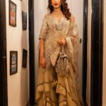 Aneri Vajani Instagram - #shaadibymarriott 💫 Outfit :- @sulakshanamonga Jewllery:- @sonisapphire Styled by :- @priyavajani Hmu :- @makeupandhairby.deepti @glam_byroop @urzaan_mua Potli : @happythreads_09 #anerivajani #shaadibymarriottbonvoy #indianwedding #sangeet #vajanianeri #sulakshanamonga #marriothotel #shararasuit #mumbai