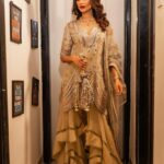 Aneri Vajani Instagram - #shaadibymarriott 💫 Outfit :- @sulakshanamonga Jewllery:- @sonisapphire Styled by :- @priyavajani Hmu :- @makeupandhairby.deepti @glam_byroop @urzaan_mua Potli : @happythreads_09 #anerivajani #shaadibymarriottbonvoy #indianwedding #sangeet #vajanianeri #sulakshanamonga #marriothotel #shararasuit #mumbai