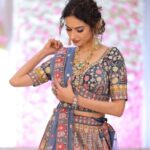 Aneri Vajani Instagram - I may not be the girl with perfect hair , who can wear white without spilling on it.But do I rock lehenga choli like a star or what ?!!?!! 😆😆💫💫🕺🕺🙈🙈 Outfit :- @samyakkclothing Jewellery :- @sonisapphire Hmu :- @makeupbyshivanidesai Styled :- @priyavajani #anerivajani #lehengacholi #indianwedding #mumbai #familytime