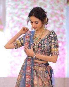 Aneri Vajani Instagram - I may not be the girl with perfect hair , who can wear white without spilling on it.But do I rock lehenga choli like a star or what ?!!?!! 😆😆💫💫🕺🕺🙈🙈 
 
 
 

Outfit :- @samyakkclothing 
Jewellery :- @sonisapphire 
Hmu :- @makeupbyshivanidesai 
Styled :- @priyavajani 
 
 
 
 
#anerivajani #lehengacholi #indianwedding #mumbai #familytime