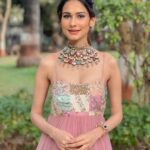 Aneri Vajani Instagram - 🌸 Outfit :- @geethikakanumilli Jewllery:- @sonisapphire HMU : @kavitaparmar_makeup_hair Styled by : @priyavajani