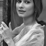Aneri Vajani Instagram - 🖤 HMU : @makeupbyshivanidesai @glambyshivanidesai Boots : @mawa_shoes Styled by : @priyavajani Earrings : @love___dk #anerivajani #blackgirlmagic #loveforboots #explore