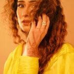 Aneri Vajani Instagram - Oh well , Happy Sunday 💫 Outfit :- @ranbirmukherjeeofficial l @ranbirmukherjee Jewllery:- @sonisapphire Mua:- @sahil_anand_arora Styled : @priyavajani #anerivajani #yellow #happysunday #explorepage #fashionstyle #reelitfeelit