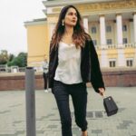 Aneri Vajani Instagram - On the streets of Kazakhstan 🇰🇿 #SnugTogetherByAND #anerivajani #explore #kazakhstan #FallWinter2022 #ANDWoman #StyleByAND @stylebyand @goldcoastfilmsofficial Kazasthan Almaty