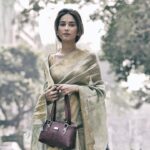 Aneri Vajani Instagram - Few of my favourite pictures, It was a pleasure being part of ur Calendar Launch @amitkhannaphotography ♥️ big hug to you 🤗 Mulakat @vajanianeri Presenting the @glariconic calendar Photography @amitkhannaphotography Styling @stylingbyvictor @sohail__mughal___ HMUA @sahil_anand_arora @Saree by @adiraa.in Male outfit @victor_robinsonofficial Jwellery @the_jewel_gallery Words by @authorakshatgupta Reel by @openwindow._ Logistics @tshodenyb Venue partner @pocolocotapasandbar Collabs Partner @maximus_collabs_ Gifting partners @peterjperfumes @ambraee_ @saranyajewellery_ @rubans.in