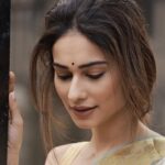 Aneri Vajani Instagram - Few of my favourite pictures, It was a pleasure being part of ur Calendar Launch @amitkhannaphotography ♥️ big hug to you 🤗 Mulakat @vajanianeri Presenting the @glariconic calendar Photography @amitkhannaphotography Styling @stylingbyvictor @sohail__mughal___ HMUA @sahil_anand_arora @Saree by @adiraa.in Male outfit @victor_robinsonofficial Jwellery @the_jewel_gallery Words by @authorakshatgupta Reel by @openwindow._ Logistics @tshodenyb Venue partner @pocolocotapasandbar Collabs Partner @maximus_collabs_ Gifting partners @peterjperfumes @ambraee_ @saranyajewellery_ @rubans.in