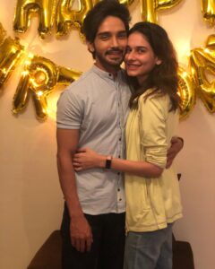 Aneri Vajani Instagram - Happiest birthday to This Awe - Inspiring Human 💫♥️ 
 
 
#birthdayboy  #35yearsold #harshrajput #anerivajani #friendshipgoals #blessed #bebu