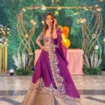 Aneri Vajani Instagram - 💜 Outfit :- @samyakkclothing Jewllery:- @sonisapphire Makeup :- @makeup_by_aashifa Hair :- @hair__by__fouzia Styled by : @priyavajani #anerivajani #kolkata #weddingseason #december #explore