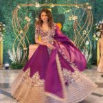 Aneri Vajani Instagram - 💜 Outfit :- @samyakkclothing Jewllery:- @sonisapphire Makeup :- @makeup_by_aashifa Hair :- @hair__by__fouzia Styled by : @priyavajani #anerivajani #kolkata #weddingseason #december #explore
