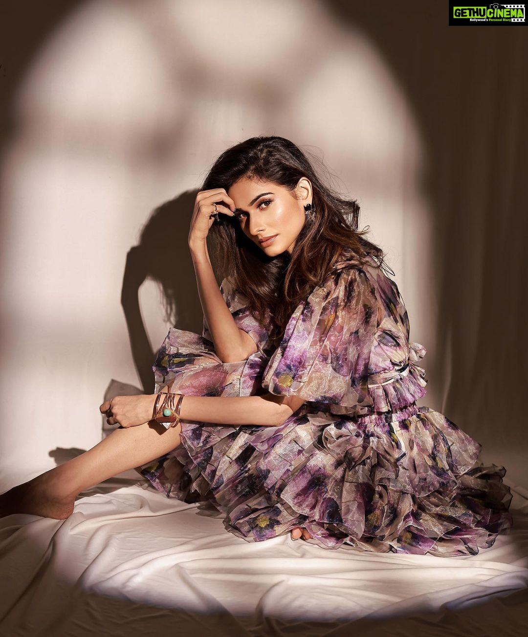 Aneri Vajani Instagram - Dream Is NOT What You See In Sleep , Dream Is That Thing Which Doesn’t Let You Sleep! 💫 A.P.J Abdul Kalam 🌸 Shot by : @amitkhannaphotography Styled by : @priyavajani HMU : @sahil_anand_arora Jewellery:- @myanayra Outfit :- @dziinebydeepa @viralmantra #anerivajani #dreams #explore #amitkhannaphotography #manifestation #onedayatatime #believer #faith