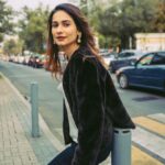 Aneri Vajani Instagram - On the streets of Kazakhstan 🇰🇿 #SnugTogetherByAND #anerivajani #explore #kazakhstan #FallWinter2022 #ANDWoman #StyleByAND @stylebyand @goldcoastfilmsofficial Kazasthan Almaty
