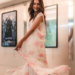 Aneri Vajani Instagram - You are so much Stronger than you Think!💫 Styled : @priyavajani Outfit : @vyoum_official HMU : @kavitaparmar_makeup_hair #anerivajani #whitelove #strongereveryday #faith #dreamer