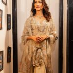 Aneri Vajani Instagram - #shaadibymarriott 💫 Outfit :- @sulakshanamonga Jewllery:- @sonisapphire Styled by :- @priyavajani Hmu :- @makeupandhairby.deepti @glam_byroop @urzaan_mua Potli : @happythreads_09 #anerivajani #shaadibymarriottbonvoy #indianwedding #sangeet #vajanianeri #sulakshanamonga #marriothotel #shararasuit #mumbai