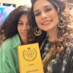 Aneri Vajani Instagram - Last night was honoured to receive the award for the ‘Style Icon of the Year’ @middayindia Glitz & Glam Icoins 2022 !! Thankyou for this recognition means so much! This one belongs to you @priyavajani My Little sister Thankyou for always making me look the best for always being there for me , every time I look good it’s all you and ur hard work! I love you ! ♥️ Styled by : @priyavajani Wearing : @vyoum_official Jewellery: @vyoum_official HMU : @sahil_anand_arora Nails : @nailed_it_nailsss #anerivajani #midday #styleicon #styleicon2022 #mysisteristhebest #designer #stylist #fashion #fashionstyle #happymoments #gratitude #hardwork #bestsisterduo