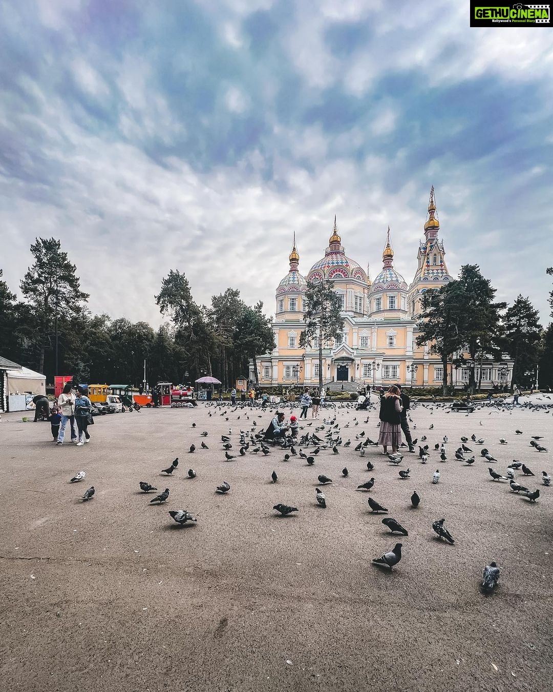 Aneri Vajani Instagram - Somewhere in your journey don’t forget to turn around and enjoy the view! 💫 swipe right to enjoy the view 🇰🇿 #anerivajani #kazakhstan #travelphotography #explore #happiness #itsoktonotbeok #timeswillchange #love #cannon Kazasthan Almaty