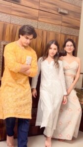 Aneri Vajani Instagram - Kaalaa Chashmaaa Swag 😎😎😎