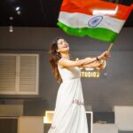 Aneri Vajani Instagram - 🇮🇳💫 #75thindependenceday #anerivajani #salutetothesoldiers #pride #merabharatmahan #harghartiranga
