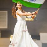 Aneri Vajani Instagram - Happy 75 years of independence!! 💫 🇮🇳 A lil tribute to this beautiful place we call our home INDIA♥️ to the soliders who selflessly fight so that all of us can live happily in peace ! Thankyou is not enough! Jai Hindi 🇮🇳💫 Styled : @priyavajani Studio : @ac0studios 📸 : @dreamdraftfilms 👗: @_ira_india_ Jewellery: @arzonaijewellery #anerivajani #75thindependenceday #merabharatmahan #reels #leherado #jaihind