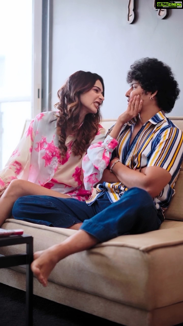 Aneri Vajani Instagram - This #Rakshabandhan, cherish the sibling bond with something special from @melorra_com BIS hallmarked gold jewellery, inspired by global trends with more than 17000+ designs delivered across India. @rohukant I love you 🥺♥️ #anerivajani #rohanvajani #siblings #CloserWithMelorra #EverydayFineJewellery #LightWeightJewellery #GoldJewellery #DiamondJewellery #RakhiGift