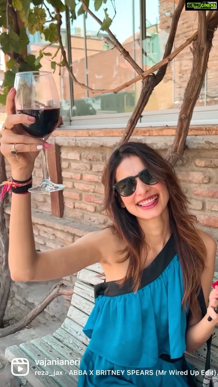 Aneri Vajani Instagram - Meet Georgiana ππ»ββοΈ π #justanerithings @veromodaindia @tbilisimarriott @goldcoastfilmsofficial #VEROMODATravelDiaries #AutumnWinter22 #AW22 #TravelTrendsWithVEROMODA #VEROMODAOnVacations #VEROMODAINDIA #VEROMODAWomen