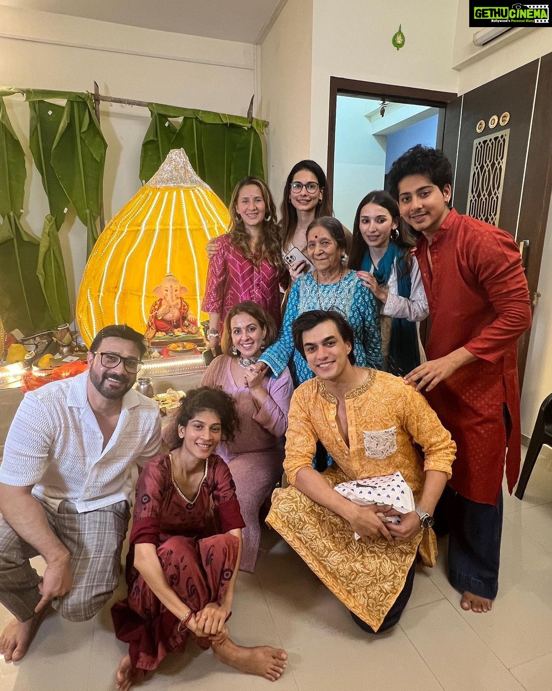 Aneri Vajani Instagram - Ganpati Bappa Morya 💫♥️ part 2