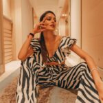 Aneri Vajani Instagram - Ready for the launch of @gomamumbai 💫 Styled : @priyavajani 💄 : @kavitaparmar_makeup_hair 👗: @ranbirmukherjeeofficial Jewellery: @teoaccessories Lashes : @flibbertigibbetbeautty #anerivajani #justanerithings #gomamumbai #launch #anerian #blackandwhite #zebraprint #fashion
