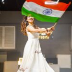 Aneri Vajani Instagram - 🇮🇳💫 #75thindependenceday #anerivajani #salutetothesoldiers #pride #merabharatmahan #harghartiranga