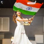 Aneri Vajani Instagram - 🇮🇳💫 #75thindependenceday #anerivajani #salutetothesoldiers #pride #merabharatmahan #harghartiranga