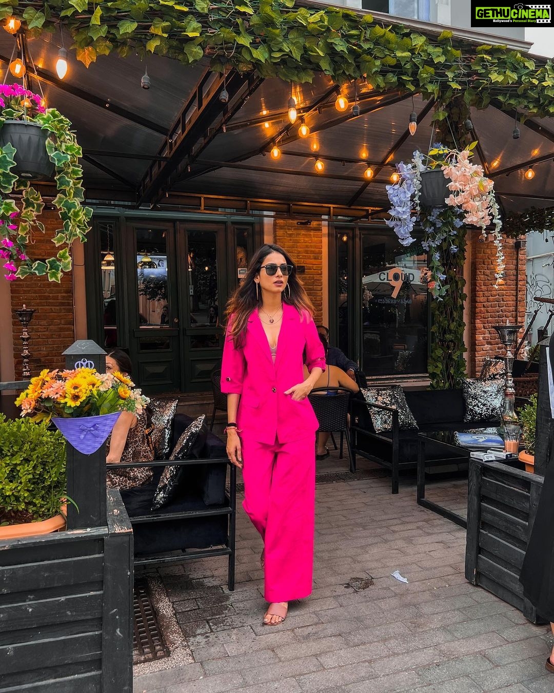 Aneri Vajani Instagram - Ready to smile my demons away in my pink dress 🌸 @veromodaindia @tbilisimarriott @goldcoastfilmsofficial #VEROMODATravelDiaries #anerivajani #anerians #justanerithings #AutumnWinter22 #AW22 #TravelTrendsWithVEROMODA #VEROMODAOnVacations #VEROMODAINDIA #veromodawomen Tibilisi,Georgia