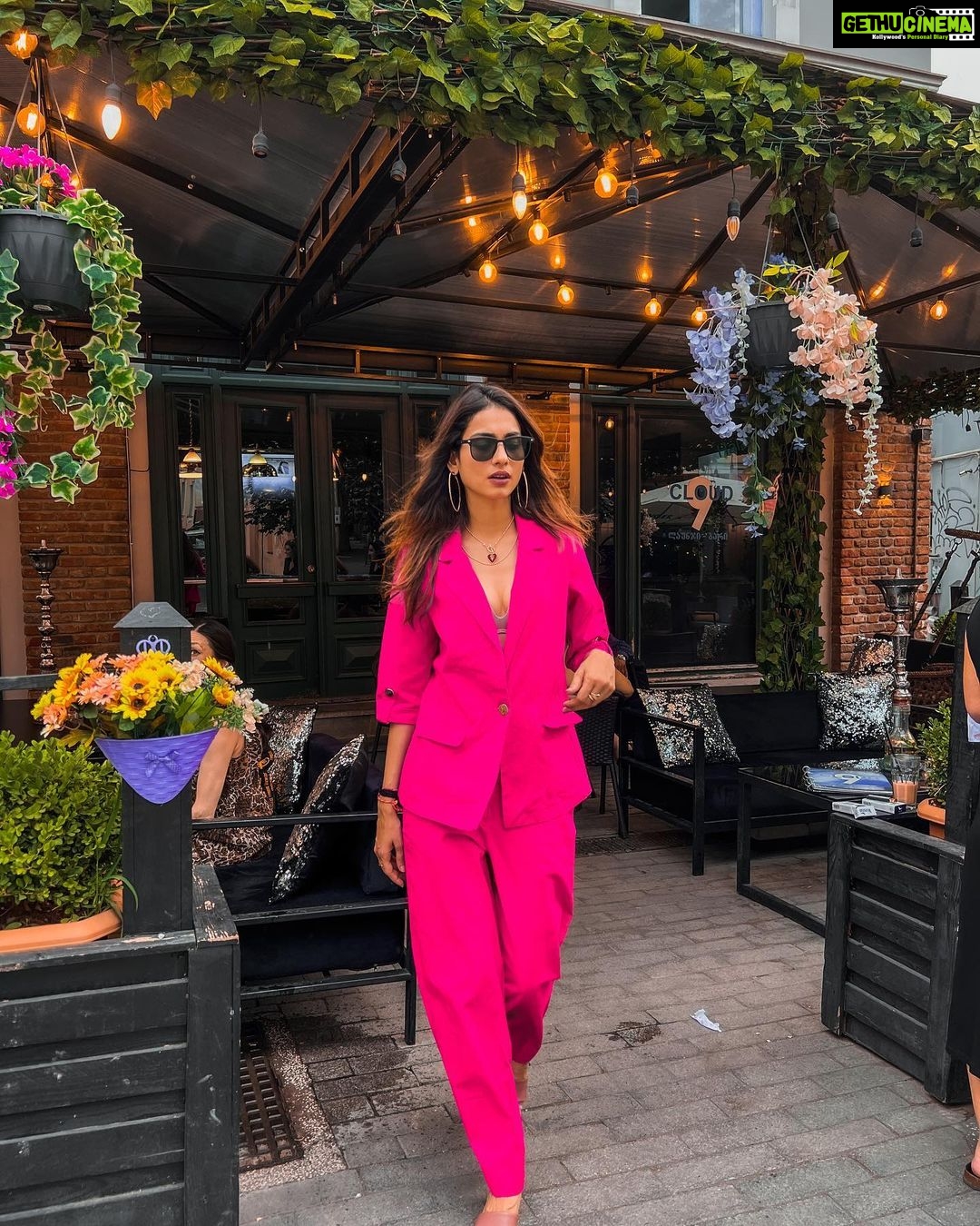 Aneri Vajani Instagram - Ready to smile my demons away in my pink dress 🌸 @veromodaindia @tbilisimarriott @goldcoastfilmsofficial #VEROMODATravelDiaries #anerivajani #anerians #justanerithings #AutumnWinter22 #AW22 #TravelTrendsWithVEROMODA #VEROMODAOnVacations #VEROMODAINDIA #veromodawomen Tibilisi,Georgia