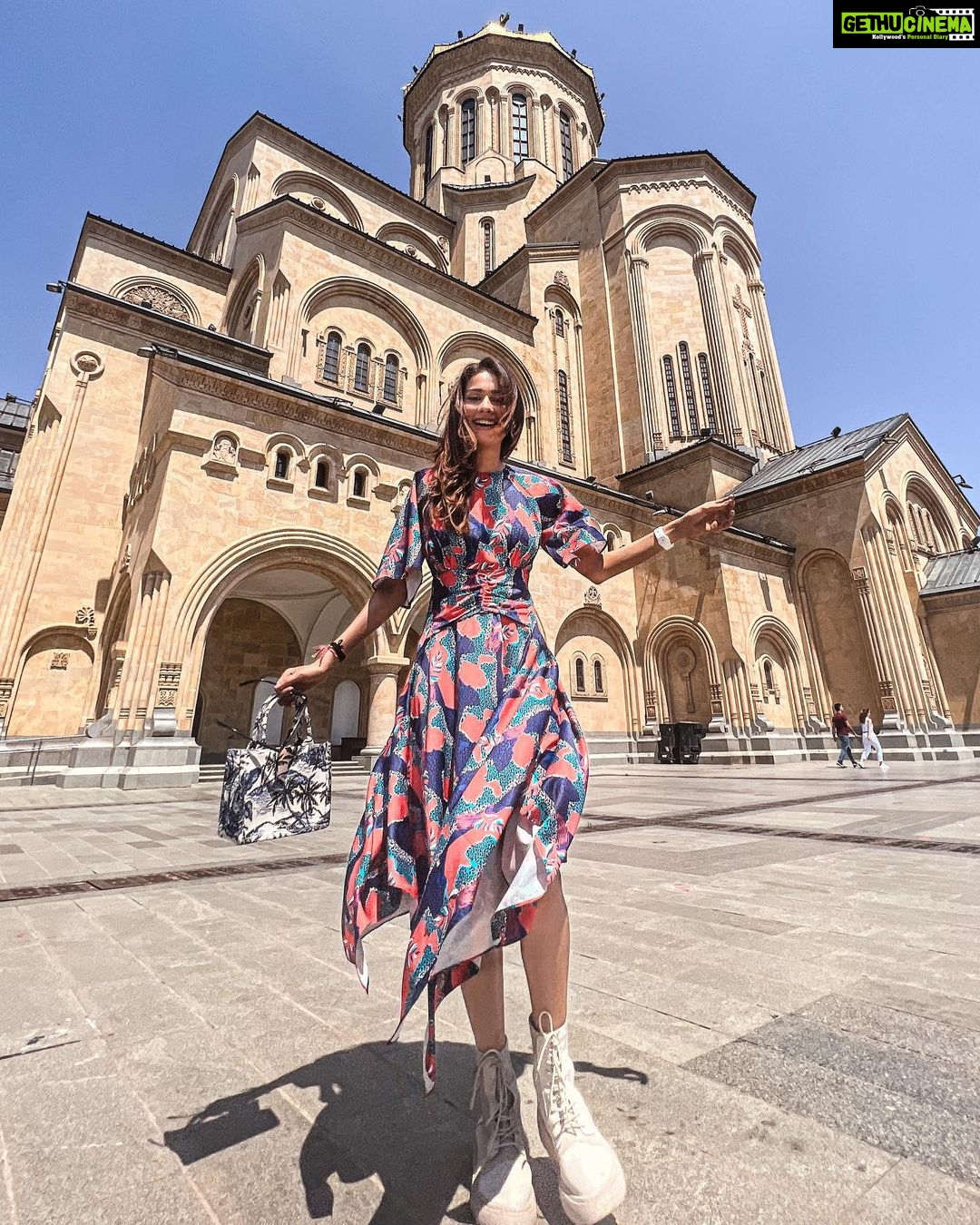 Aneri Vajani Instagram - Day 1 💫 @veromodaindia @tbilisimarriott @goldcoastfilmsofficial #VEROMODATravelDiaries #anerivajani #AutumnWinter22 #AW22 #TravelTrendsWithVEROMODA #VEROMODAOnVacations #VEROMODAINDIA #VEROMODAWomen Tibilisi,Georgia