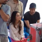 Aneri Vajani Instagram - Had so much Fun shooting for Our New song #baadmarne , we may have made you cry but offscreen we just couldn’t stop laughing especially me 🙈😆 With this super talented bunch of people ! 💫♥️ Link in my Bio 😄 #anerivajani #aakashahuja #musicvideo #zeemusiccompany